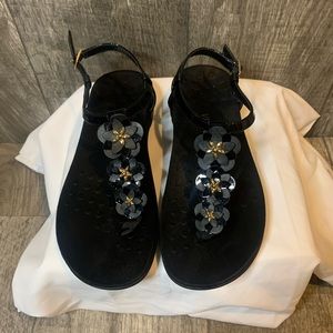 Vionic Paulie Black Gold Floral Thong sz 9